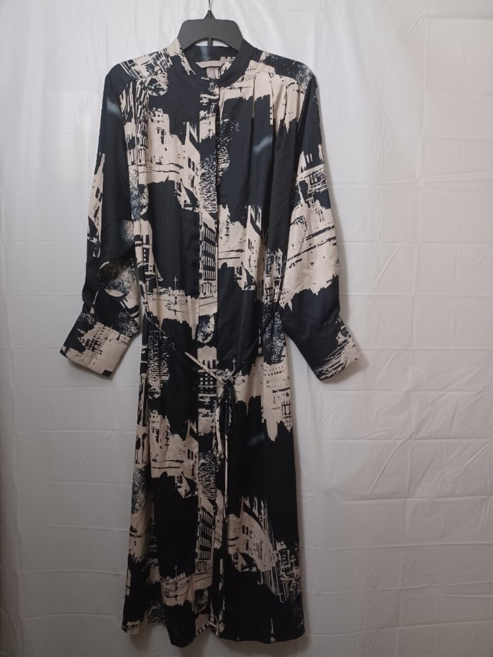 H&M STOCKHOLM TIE BELT DRESS SIZE MEDIUM ART TO WEAR CITYSCAPE PATTERN